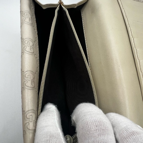 GUC Gucci Cream Guccissima Wallet - Picture 8 of 10